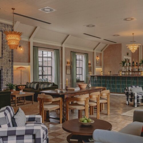 Indoor bar space in a wedding venue